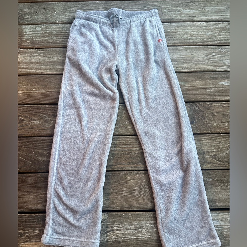 The American Outdoorsman Soft Gray athletic pants